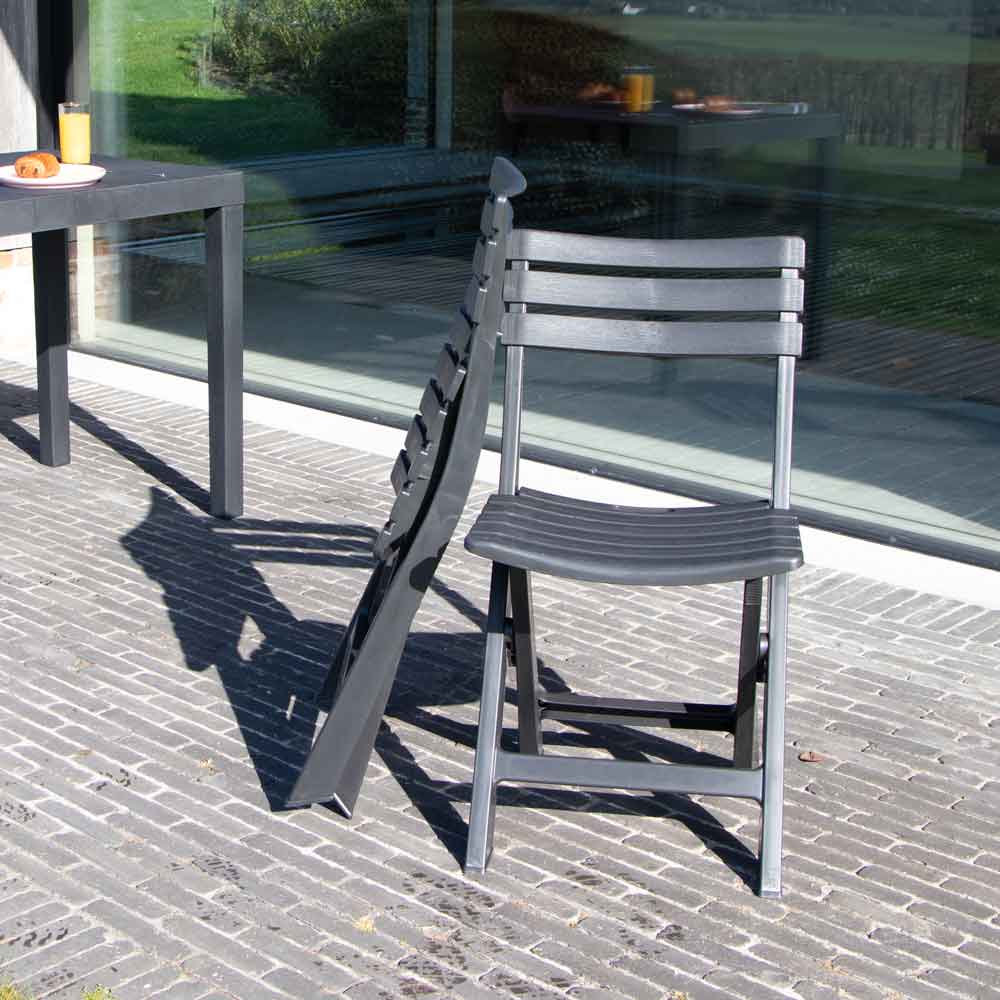 Salon de jardin en résine Club