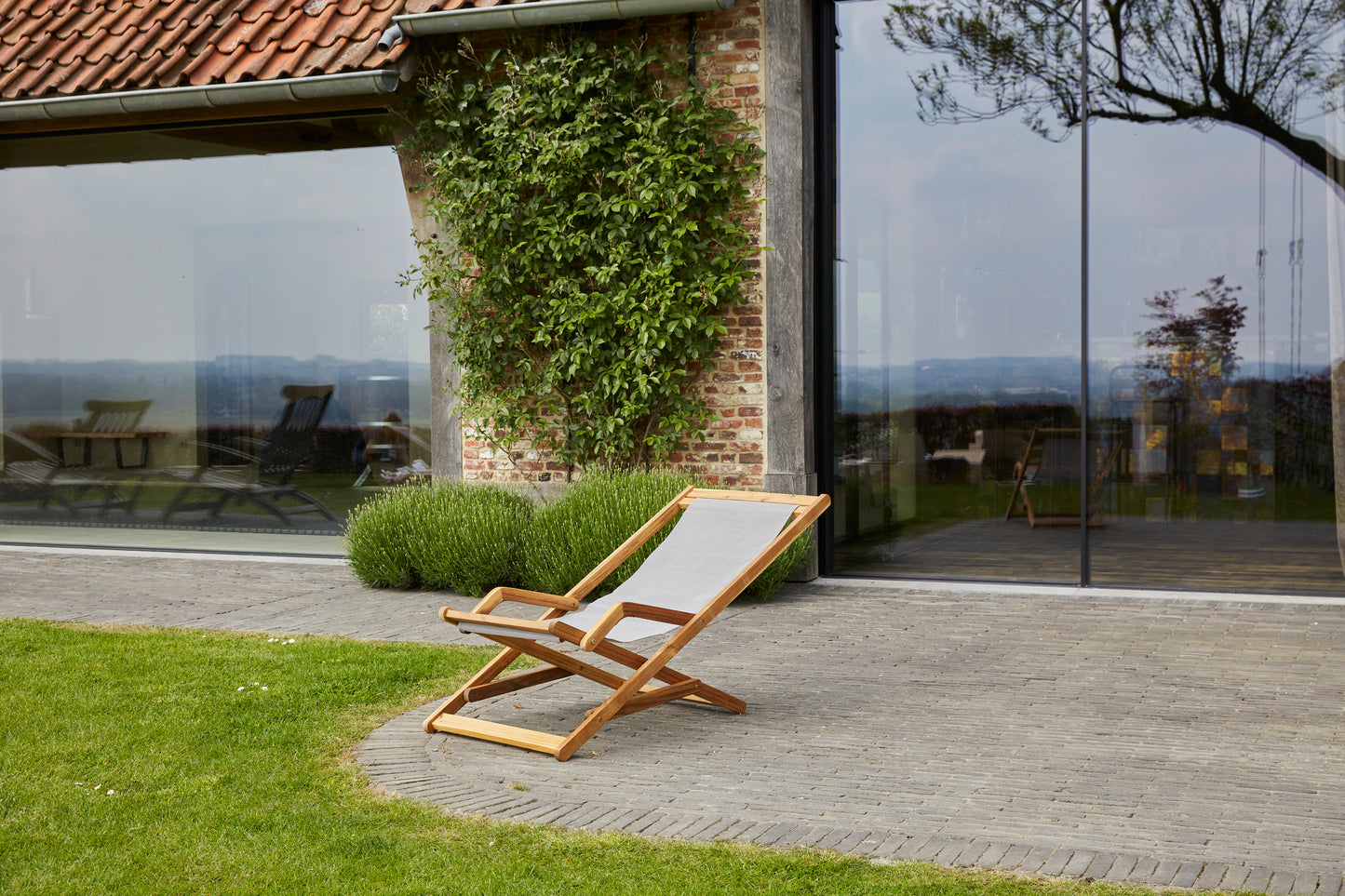 Bain de soleil pliant en acacia Sea