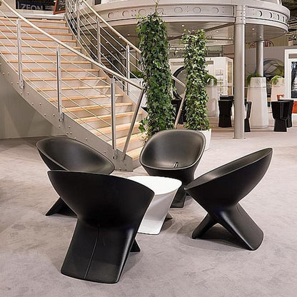 Fauteuil Ublo – Douceur des courbes & confort enveloppant