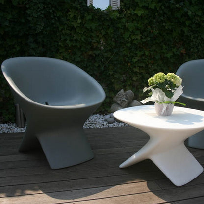 Fauteuil Ublo – Douceur des courbes & confort enveloppant